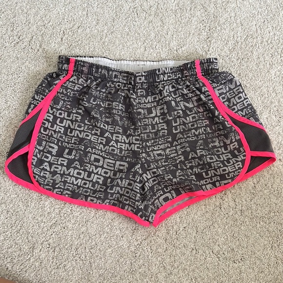 UNDER ARMOUR running shorts - Picture 2 of 6